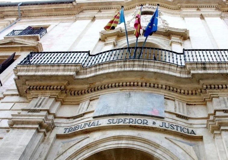 Rechazan demanda de supuesto maltratador de no ser investigado por juzgado de violencia de género tras cambiar de sexo