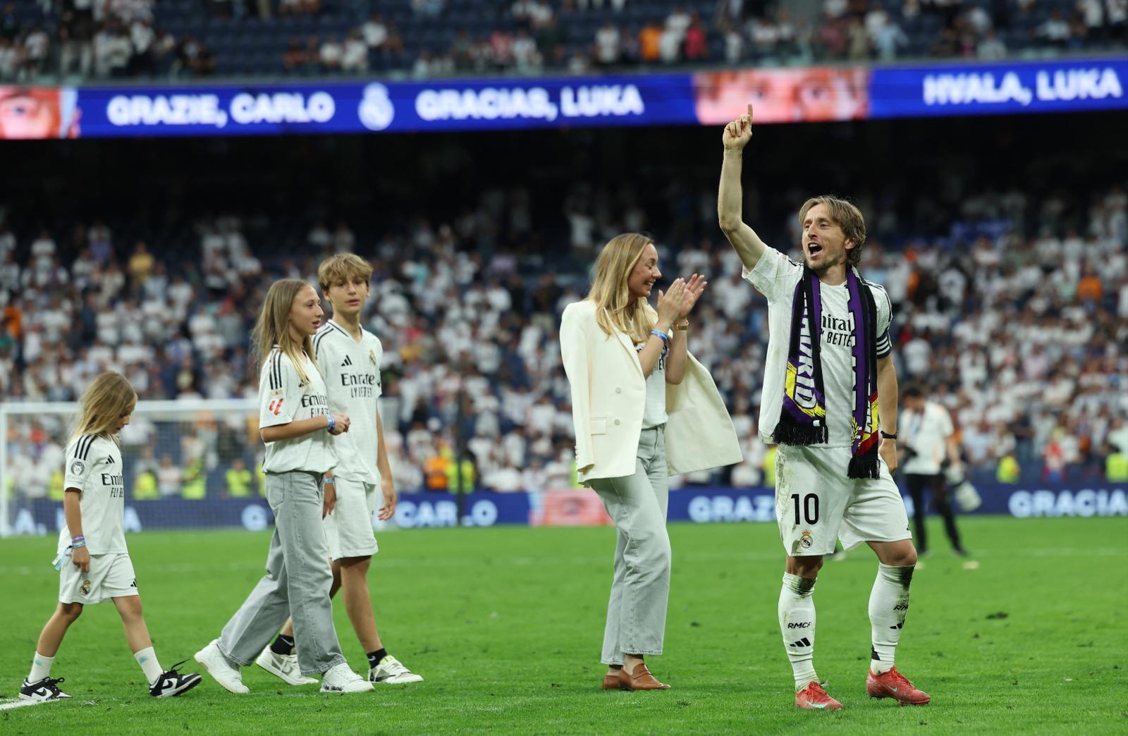 El adiós del Bernabéu a Ancelotti y Modric, en imágenes
