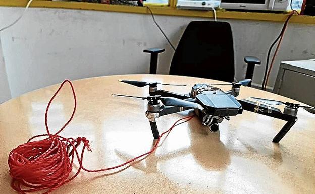 Los drones amenazan la seguridad en las cárceles. Uno de 250 gramos puede transportar un objeto del mismo peso.