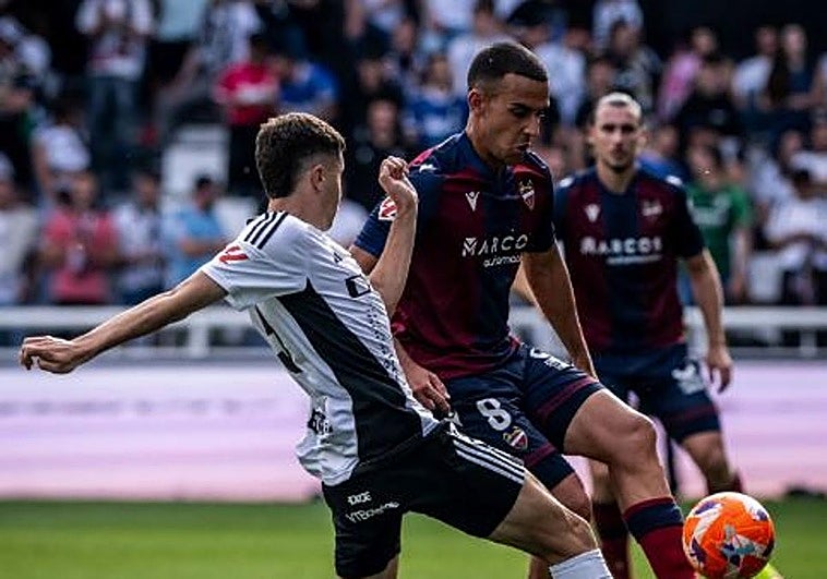 El Levante asciende tras remontar en Burgos sobre la bocina
