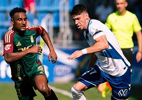 El Oviedo vence en Tenerife y se agarra al ascenso directo