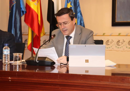 Gallardo, durante un pleno en la Diputación de Badajoz.