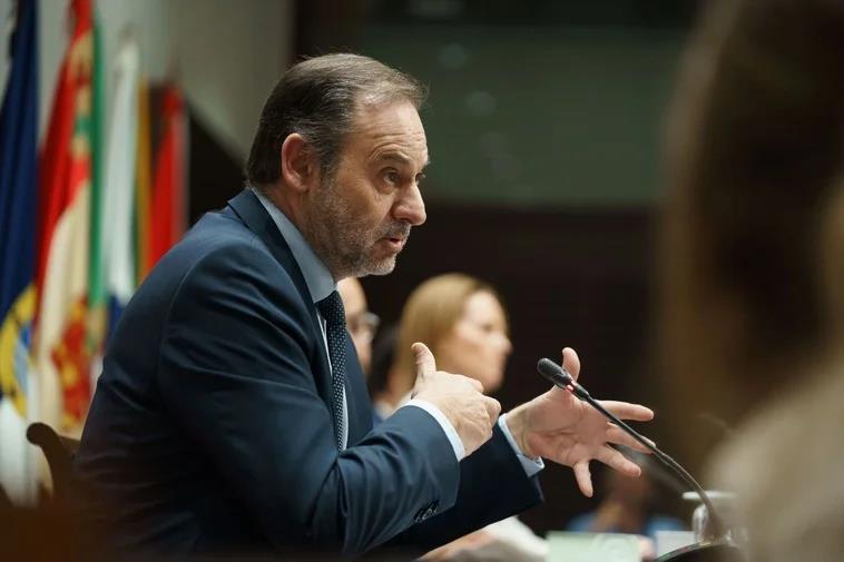 El exministro de Transportes José Luis Ábalos en la comisión de investigación sobre la compra de material sanitario en pandemia..