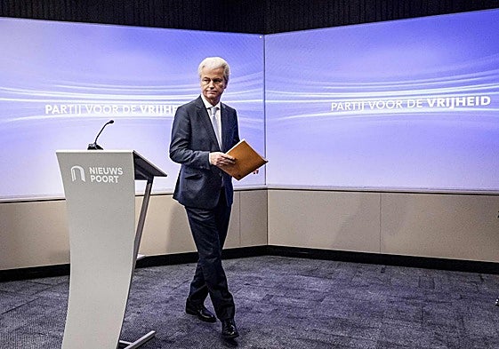 El ultraderechista Geert Wilders ha ofrecido este lunes una rueda de prensa en La Haya.