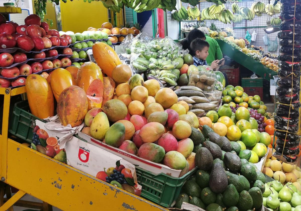Casi la mitad de la fruta vendida en España está contaminada por algún plaguicida