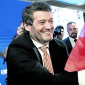 El líder ultraderechista portugués André Ventura celebra el resultado electoral.