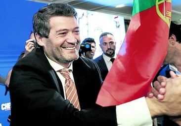 El ultra Ventura supera en Portugal a los socialistas por el voto exterior