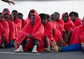 Migrantes rescatados en Fuerteventura en abril.
