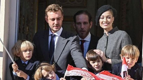 Así educan Beatrice Borromeo y Pierre Casiraghi a sus hijos, a punto de convertirse en familia numerosa