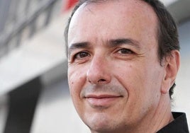El escritor Esteban Hernández.