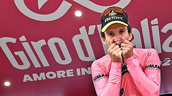 La estrategia que le dio el Giro a Simon Yates