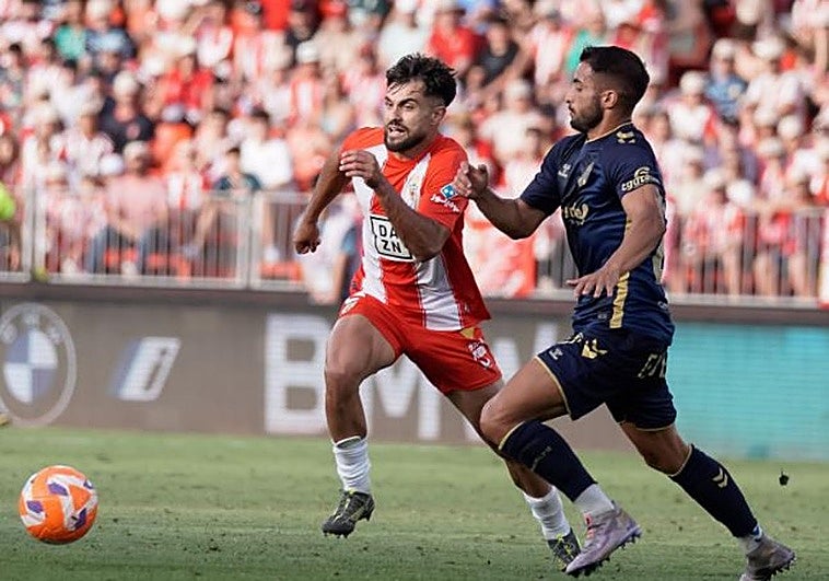 El Almería consigue la última plaza del playoff tras ganar al Tenerife