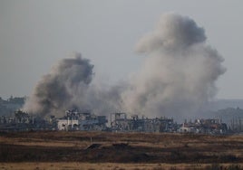 Al menos 30 muertos en un ataque israelí contra un puesto de recogida de ayuda humanitaria en Rafah