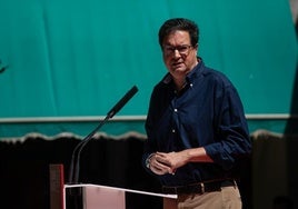 Óscar López.