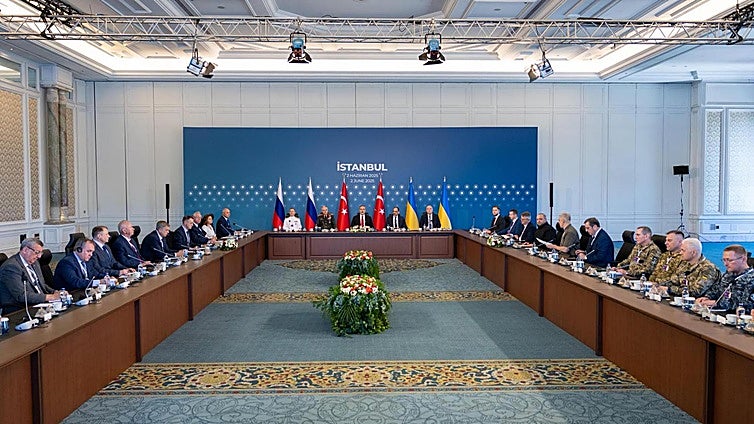 Kiev y Moscú cierran su segunda reunión con un nuevo pacto para canjear presos