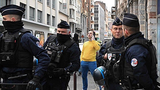 Francia investiga como acción terrorista el asesinato de un tunecino por un ciudadano galo xenófobo