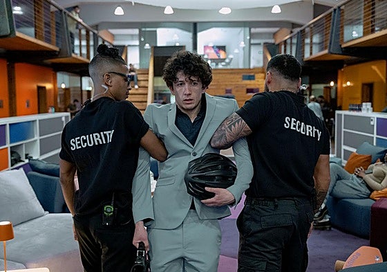 Maximiliam Mundt, como Moritz, en un fotograma de la ficción.