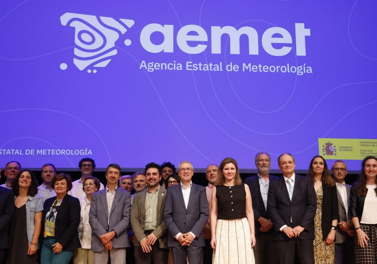 María Jose Rallo, president of Aemet, in the foreground, alongside Agency and Miteco officials.
