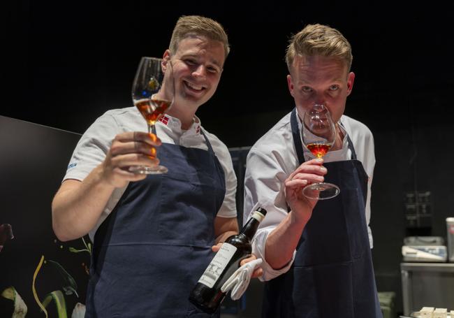 El chef Emil Rask Bahr y el sumiller Andreas Kobs Laursen, ganadores.