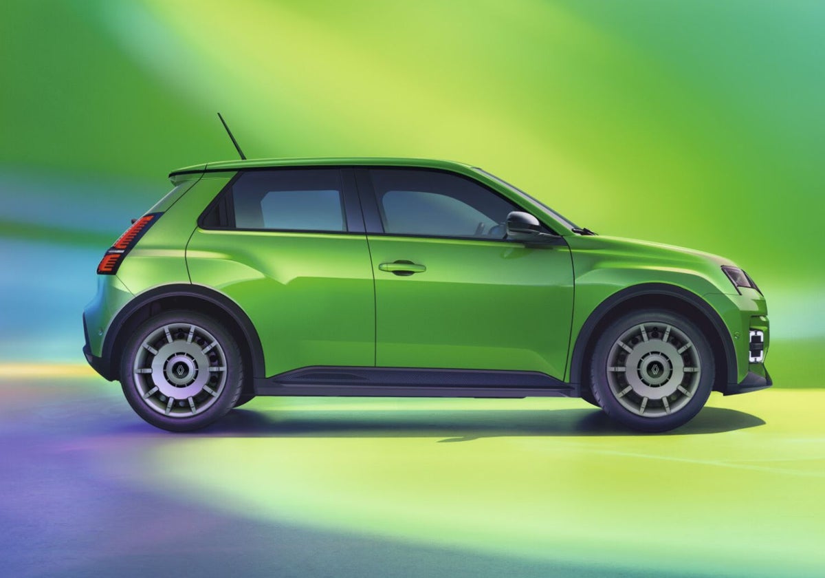 This is the Renault 5 E-Tech Electric in its Five Version, the Most Affordable in the Range