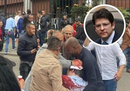 Colaboradores de Miguel Uribe proporcionan primeros auxilios en el lugar del ataque, antes de evacuarlo a un hospital.