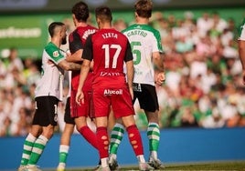 El Racing rescata 'in extremis' un empate contra el Mirandés que le da esperanza