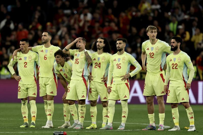 Los jugadores de España durante la tanda de penaltis.