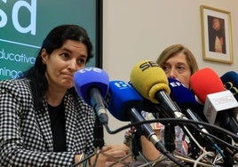 La directora de la fundación del colegio de la manada, Julia Moreno, y la directora del centro, María Dolores Esteban