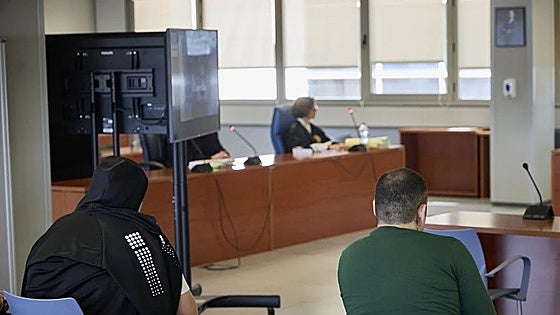 Confiesan que violaron a una menor tras drogarla con antidepresivos en un botellón en Valencia