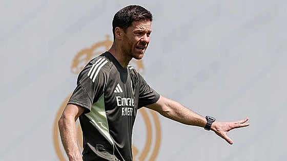 Xabi Alonso se pone el traje de faena para comenzar a preparar el Mundial de Clubes