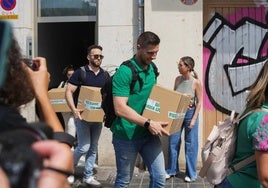 Efectivos de la UCO abandonan el domicilio de Ábalos en Valencia tras nueve horas de registro