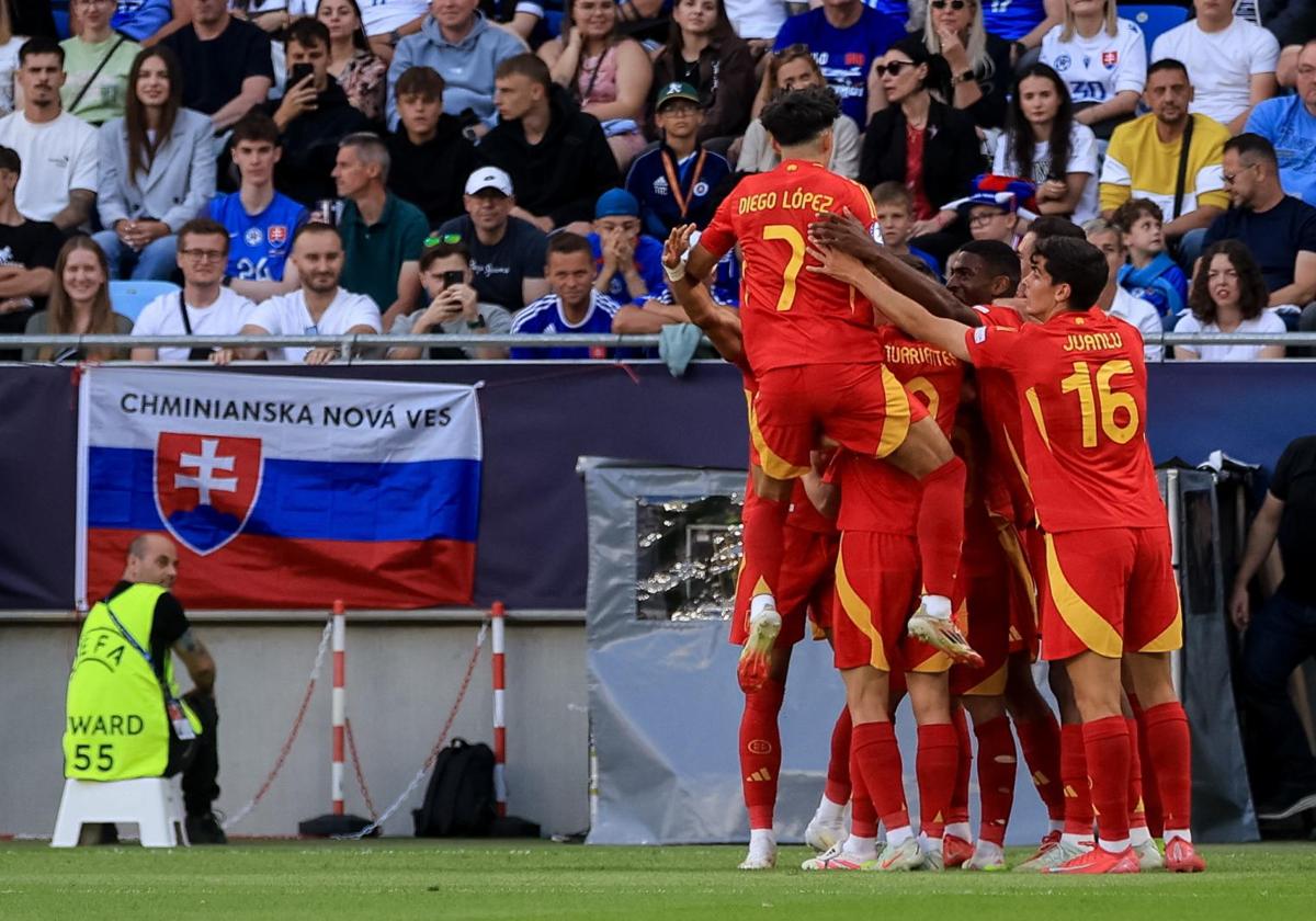 La Rojita struggles to complete the task against the host in their debut
