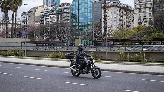 Seguro de moto: ¿Cómo elegirlo y evitar peligros en ciudad?
