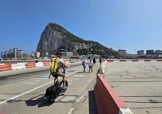 Gibraltar deberá aplicar un impuesto sobre ventas de al menos el 15% según el pacto entre Reino Unido y la UE