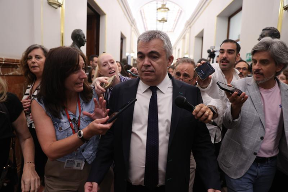 Santos Cerdán en los pasillos del Congreso de los Diputados