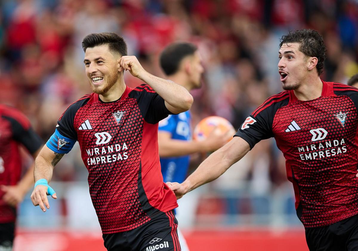Alberto Reina celebrating Mirandés' first goal