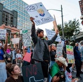 Las protestas contra Trump deslucen el desfile militar en el día de su cumpleaños: «El odio no hace grande a EE UU»