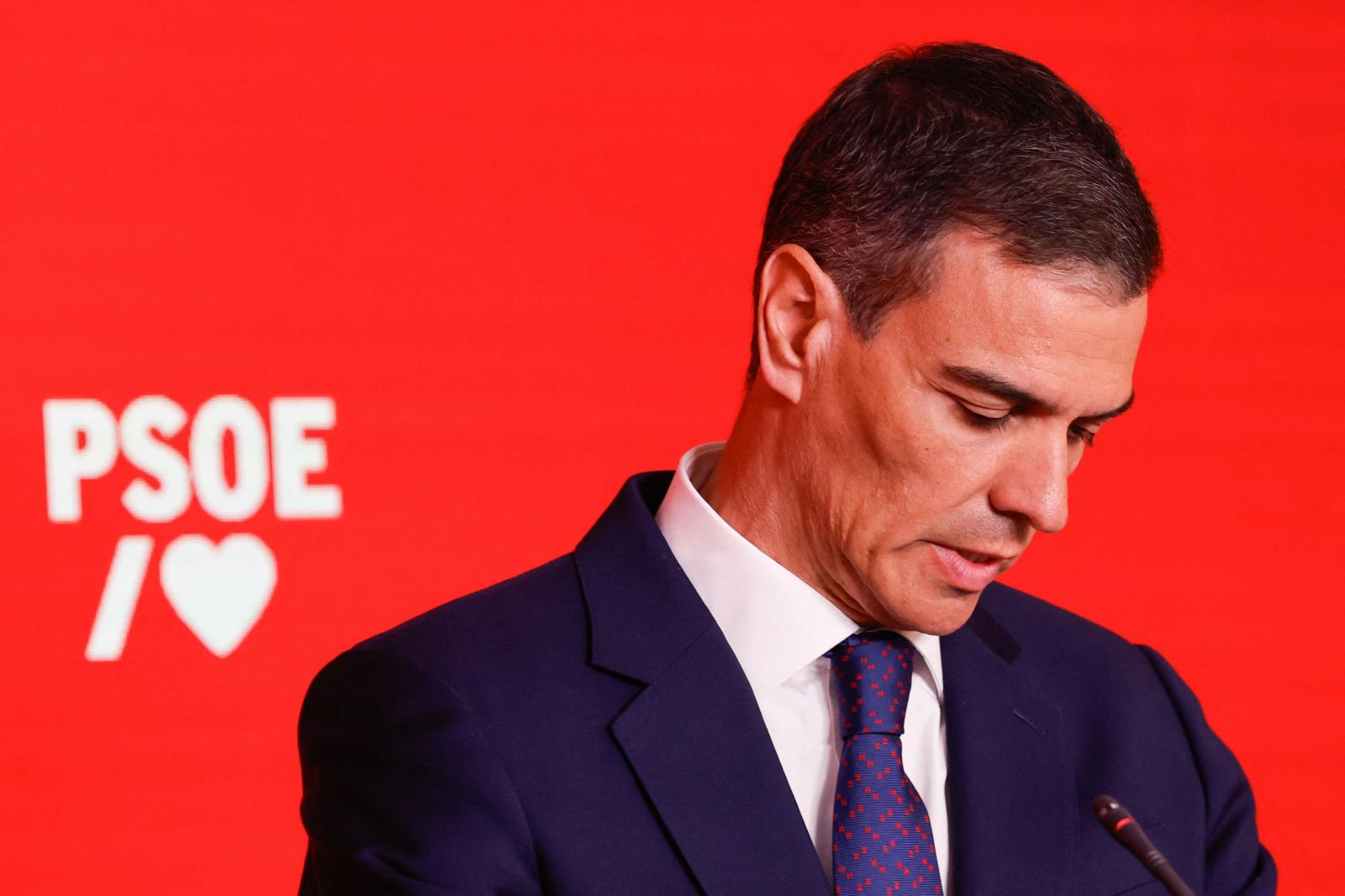 Pedro Sánchez pidiendo disculpas.