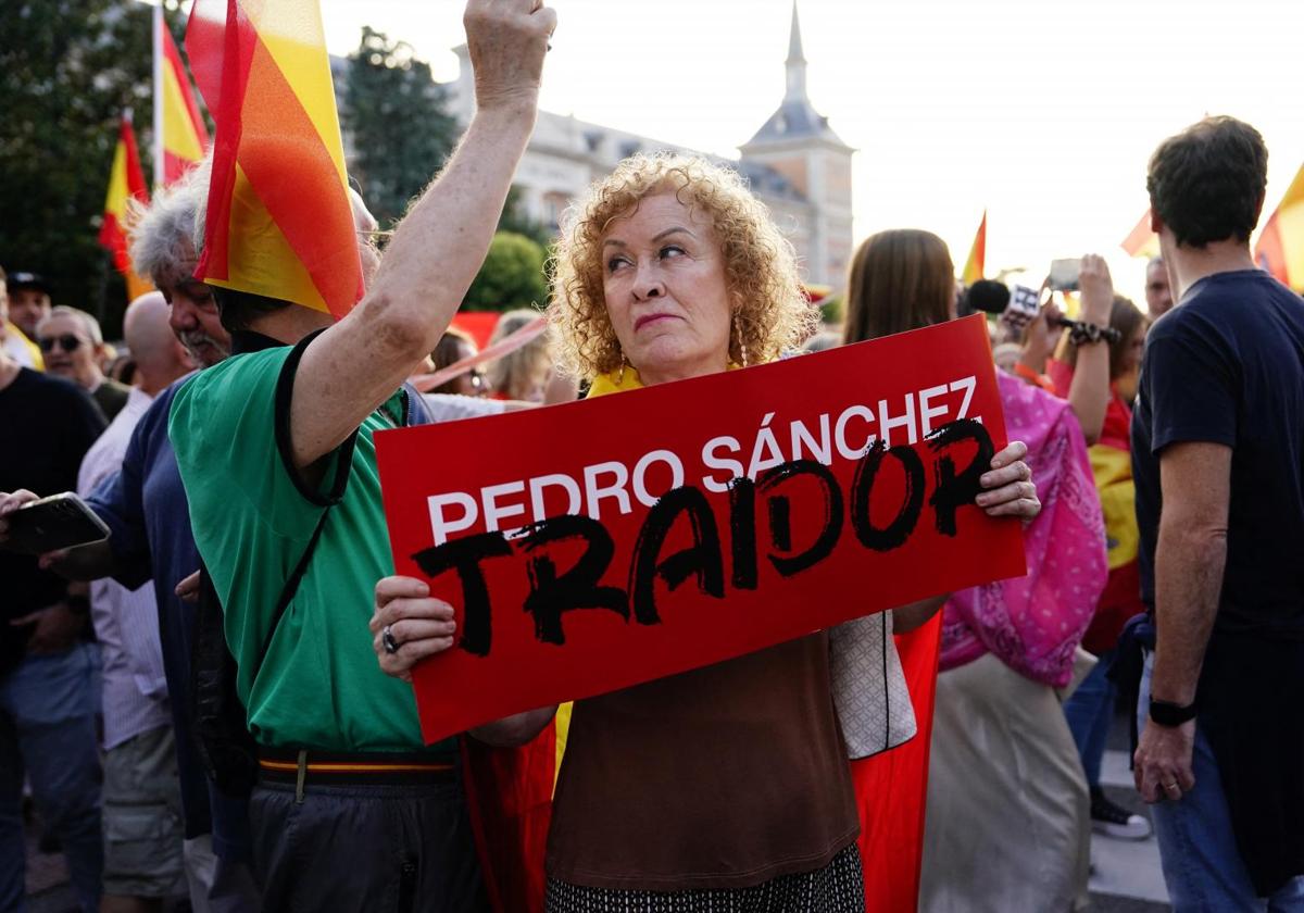 El PSOE se prepara para vivir o morir con Sánchez tras la bomba nuclear de Cerdán