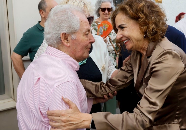 El Gobierno anuncia en plena crisis por Cerdán el pago pendiente de miles de millones a las autonomías