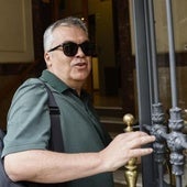 Santos Cerdán accede a su domicilio el pasado martes