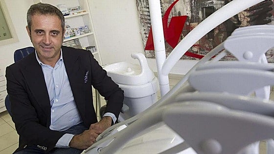 Muere el cirujano Luis Senís, condenado por tráfico de drogas y salpicado por un escándalo sexual
