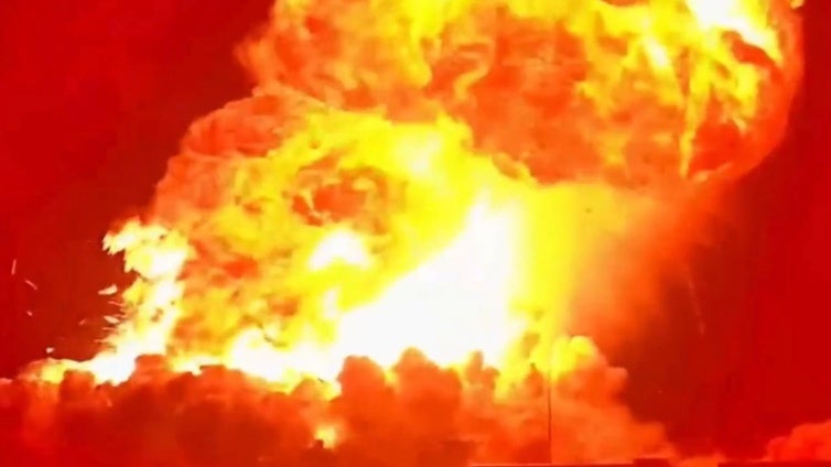 La 'Starship', la flamante nave de Elon Musk, explota en tierra envuelta en una gran bola de fuego