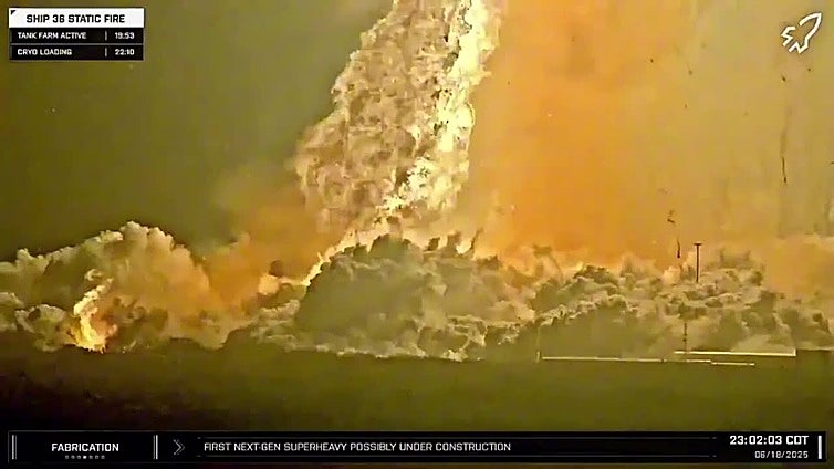 La flamante nave de Elon Musk explota en tierra envuelta en una gran bola de fuego