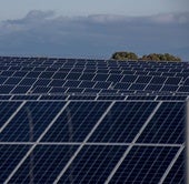 La CNMC actualiza la norma y obligará a las renovables a tener un colchón antiapagones