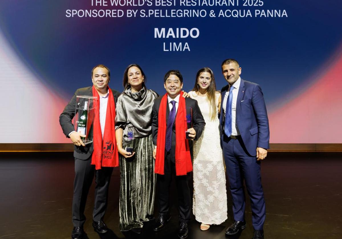 The team of the Lima-based restaurant Maido, awarded this Thursday as the best in the world.