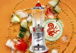 Batidora Turmix Berrens y antigua etiqueta de la marca sobre un gazpacho.