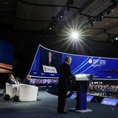 El presidente de Rusia, Vladímir Putin, se dirige a los asistentes al Foro de San Petersburgo.