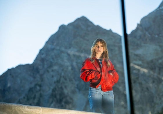 Clara Galle, como Amaia, en un fotograma de la ficción.