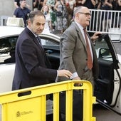 José Luis Ábalos y su abogado José Aníbal Álvarez a su llegada este lunes al Supremo